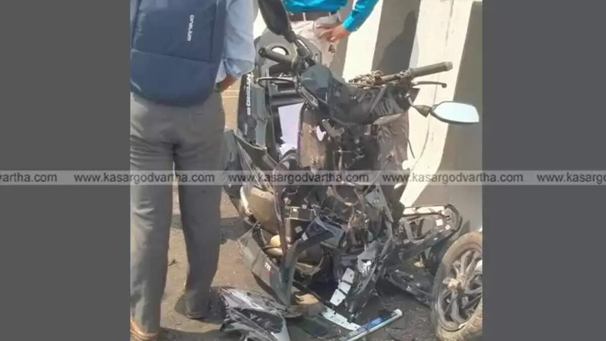 Scene of Kanhangad accident where a woman died after a lorry hit a scooter