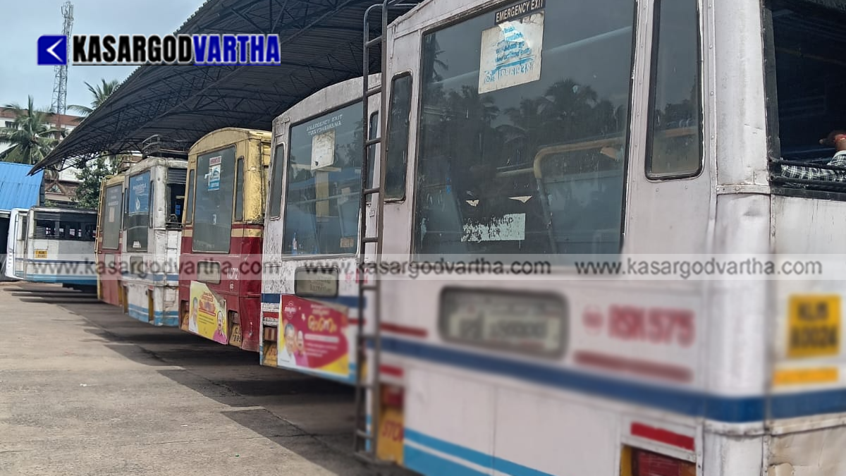 A KSRTC ordinary bus operating in Kerala.