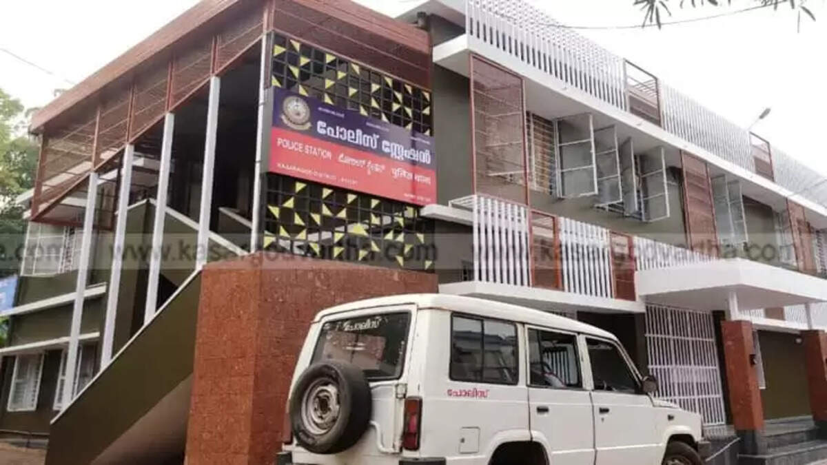 Alleged Attempted Murder: Car Stopped, Attacked, and Damaged in Thalangara; Four Accused