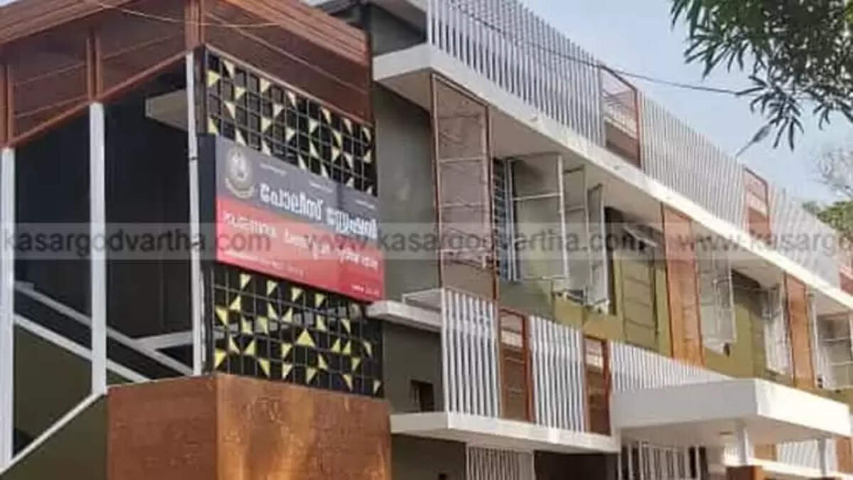 Kasaragod Police Station Representing PWD Junior Superintendent Booked for Allegedly Forging Documents Using Executive Engineer's Seal and Signature in Kasaragod