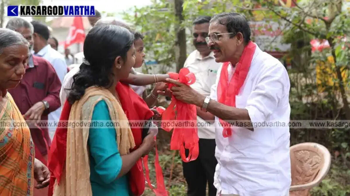  LDF candidate C.H. Kunhambu receiving a grand welcome at Bovikanam in Uduma constituency in 2026.
