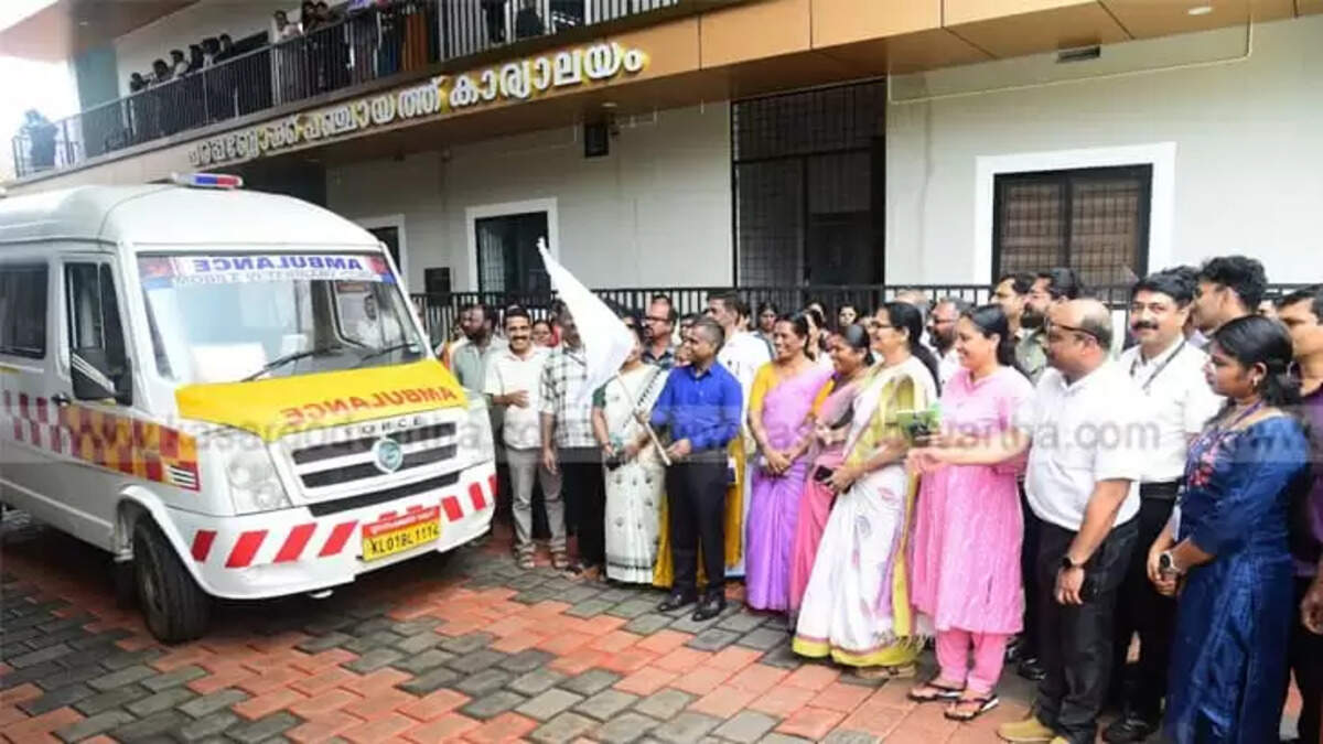 Kasaragod District Collector K. Imbasekhar inaugurating the Palazhi project.
