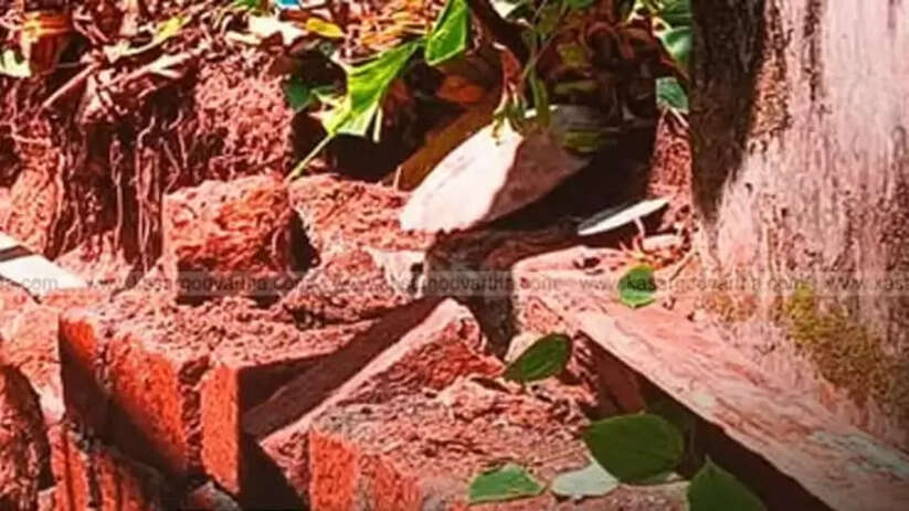 Migrant Worker Uday Manji Killed After Neighbor's Retaining Wall Collapses During Compound Wall Construction in Kozhikode
