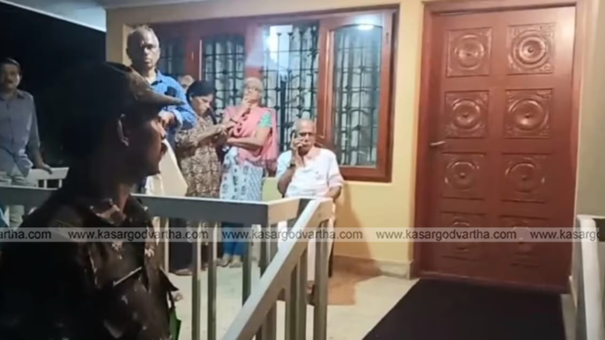 Kerala Police conducting investigation at a house where an elderly couple was found dead.