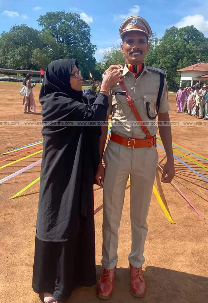Basith Patla Sub-Inspector in Kerala Police Uniform
