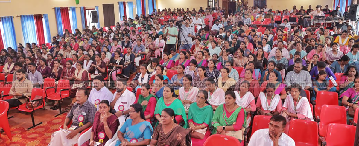 Minister M B Rajesh inaugurating Kudumbashree Janagatsa program