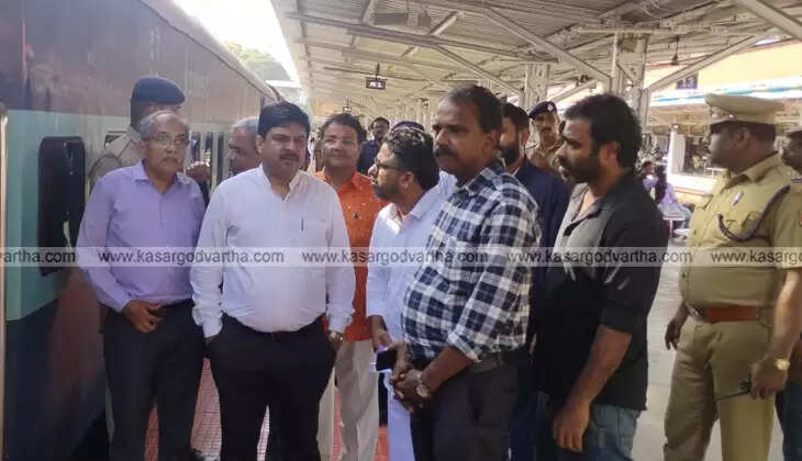 Divisional Railway Manager visit Kasaragod railway station