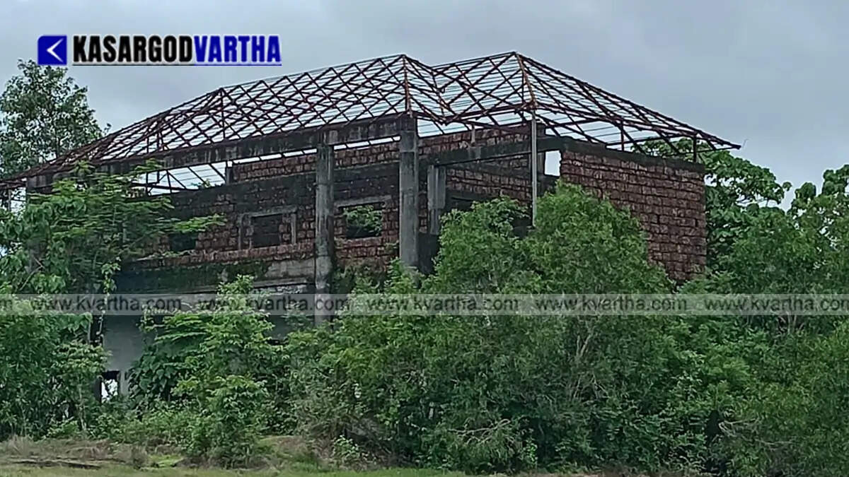 Dilapidated building of Parthi Subbayya Yakshagana Kalakshetra in Kumbala