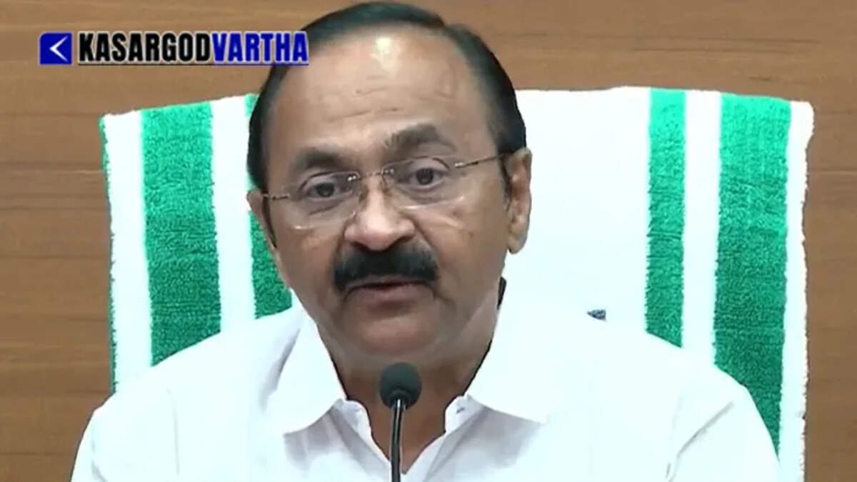  Chief Minister V.D. Satheesan chairing the cabinet meeting to discuss infrastructure projects