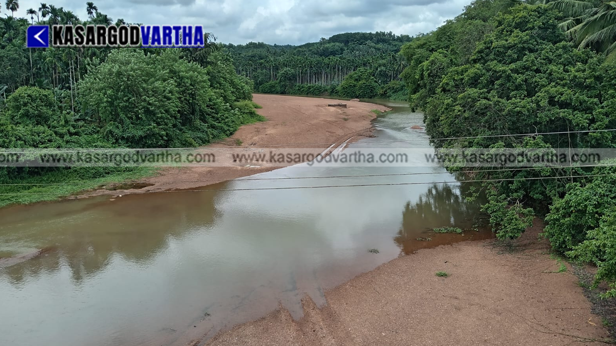  Dried up river in Kasaragod