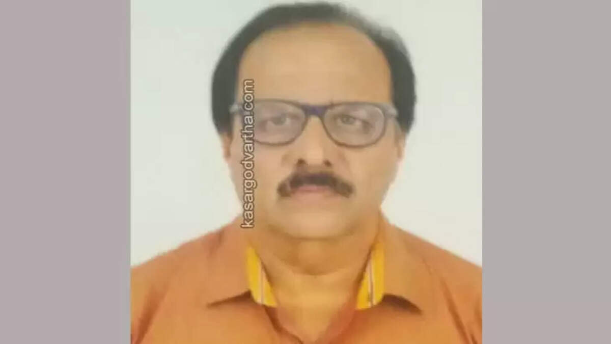 Dr. Jamal Ahmed got KGMOA award  