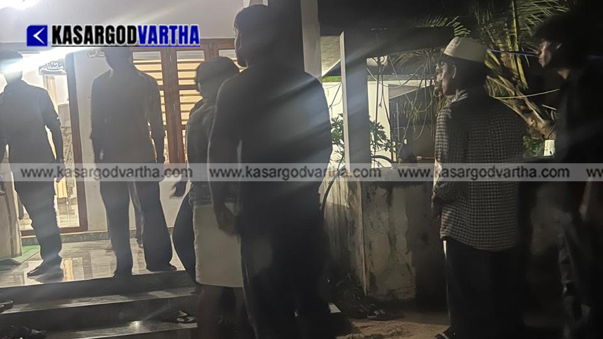Kerala police investigating a house robbery complaint