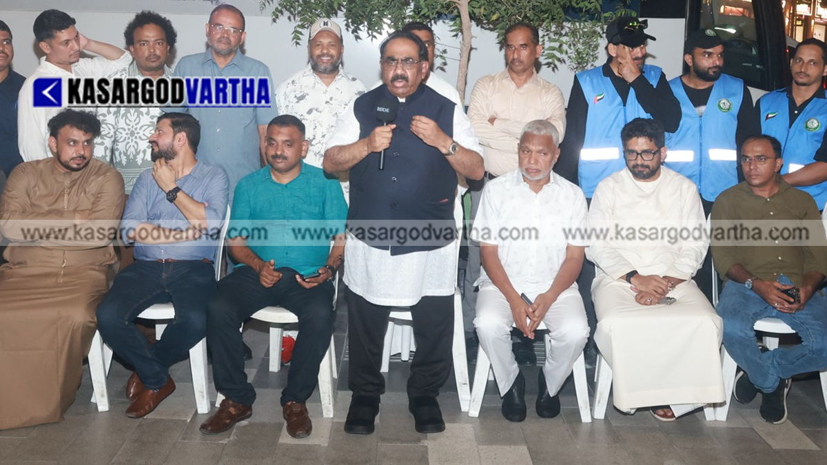 Yahya Thalangara inaugurating the blood donation camp.