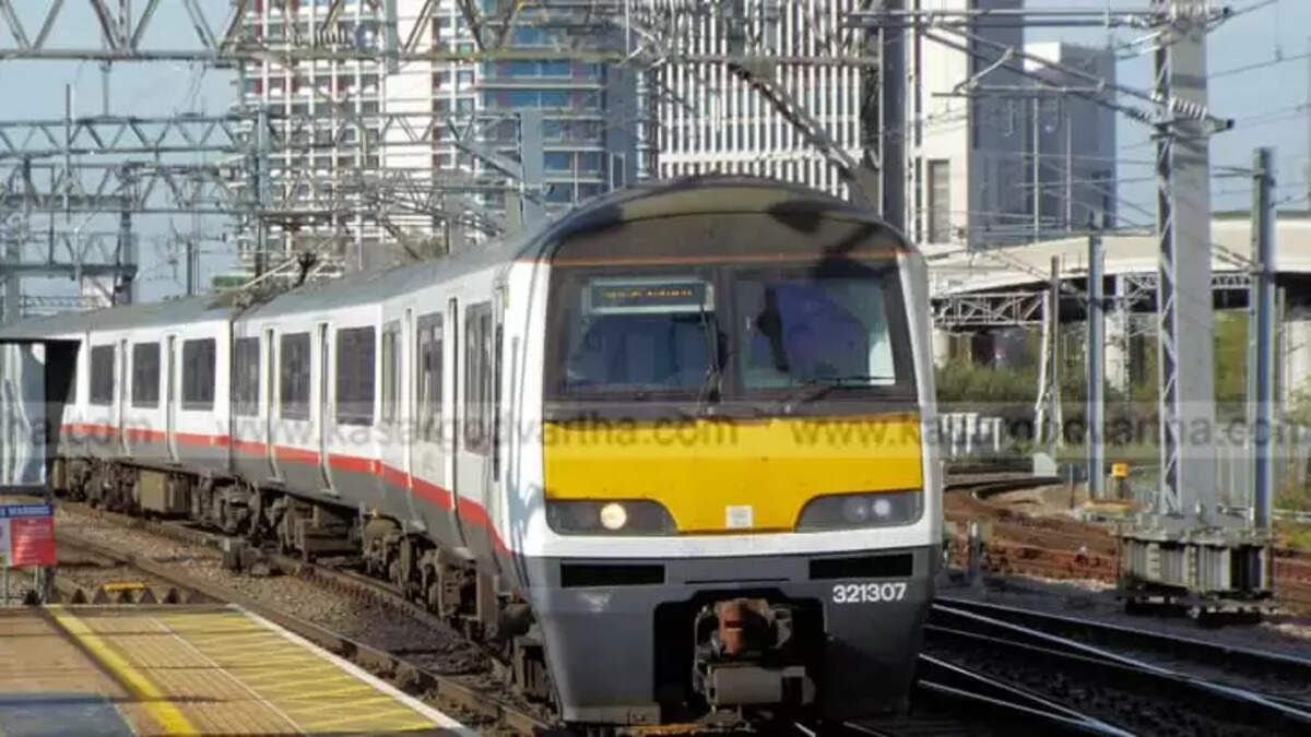 Image Representing Parliamentary Panel Slams Railways Over Slow 'Superfast' Trains and Recommends Refund for RAC Passengers
