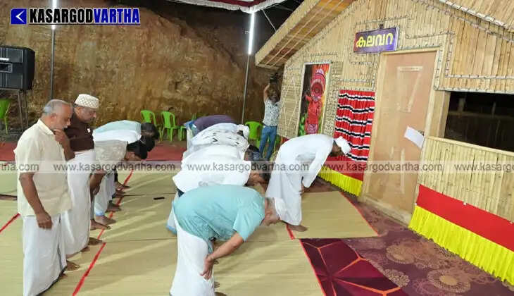 Muslims breaking their fast and offering prayers at Orkol Vayanattu Kulavan Devasthanam in Kasaragod