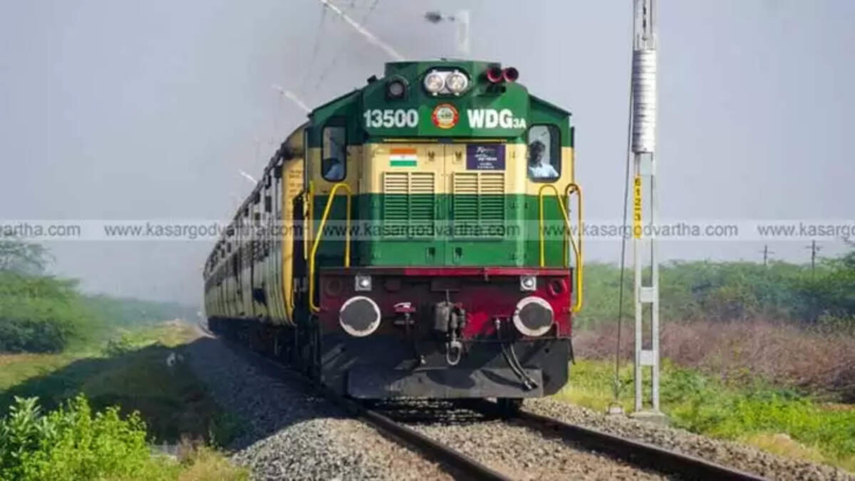 Temporary train stop at Bekal Fort station
