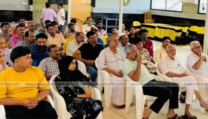 A view of the Chandragiri river showing the Chaliyankode and Thalankara riverbanks.