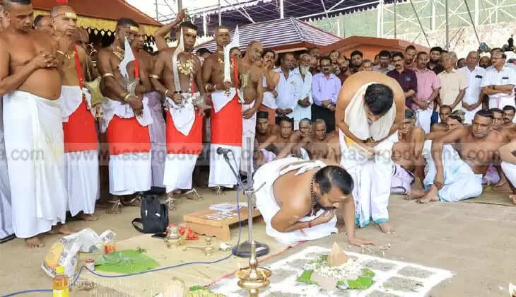 Civil Police Officer Selected to Perform Muchilottu Bhagavathi Theyyam at Klayikode Perunkaliyattam