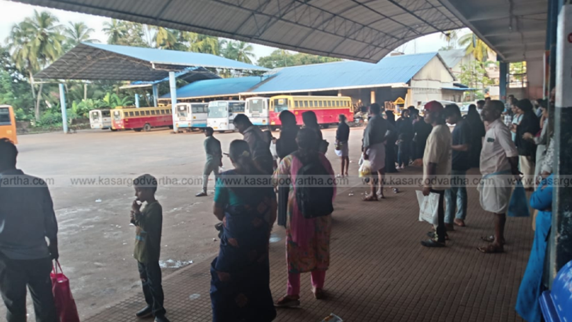 Empty road or bus stop at night in Kasaragod