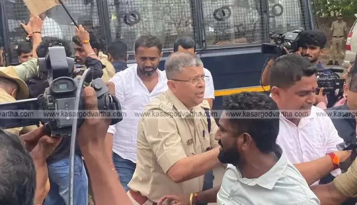 BJP Youth Wing protest against Siddaramaiah in Mangaluru.