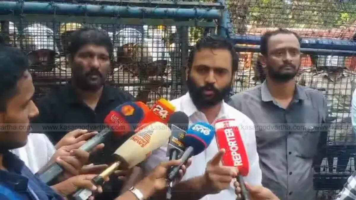 DYFI activists protesting in Kanhangad
