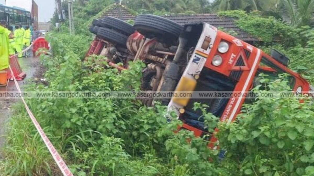 Emergency services at the site of a gas leak from an overturned tanker in Kanhangad.