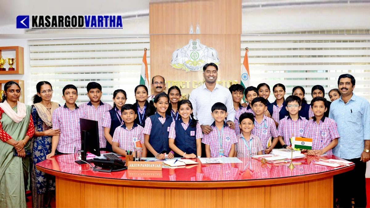  Kasaragod District Collector Arjun Pandian interacting with school students during Namaste Collector.
