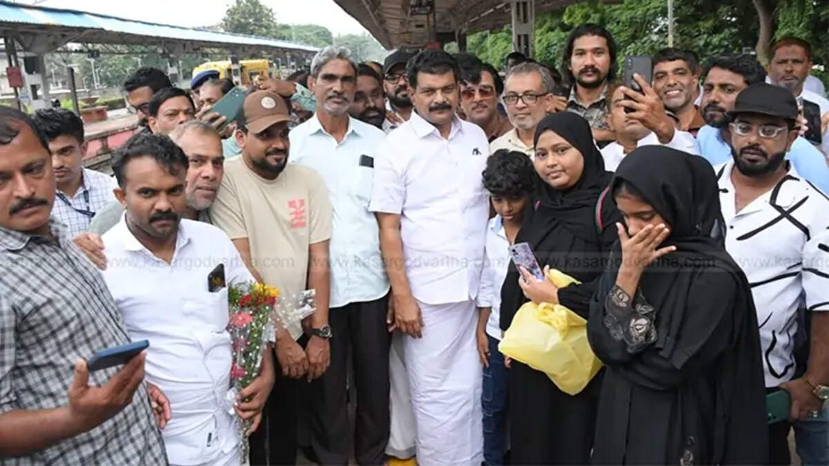  PV Anvar arrives in Kasaragod; Receives warm welcome
