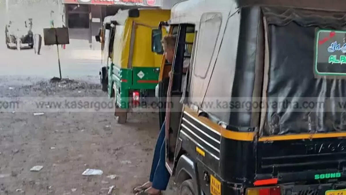 Free Ride Sticker: Auto Rickshaw Workers Organize