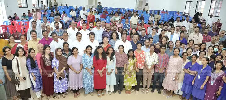 Minister Veena George inaugurating Kasaragod Medical College MBBS course