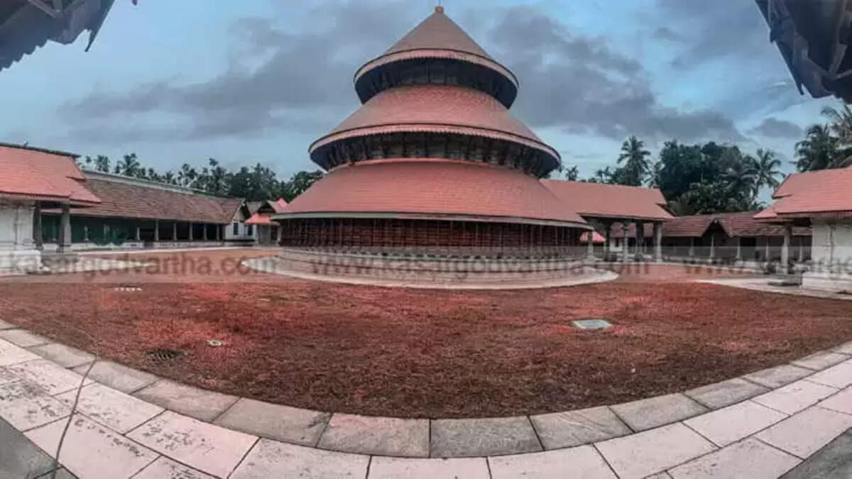 Madhur Temple Committee Files Contempt Petition Against Devaswom Board in High Court