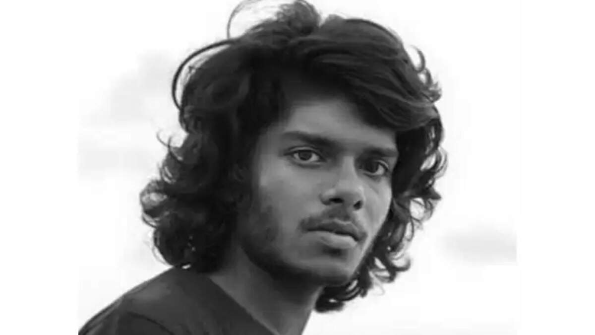 Rapper Vedan escorted by police in drug and tiger claw case